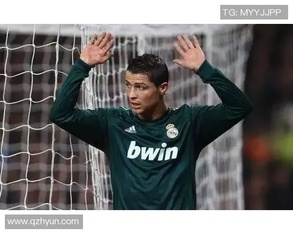 银幕上的绿茵传奇：那些在电影中闪耀的足球明星们