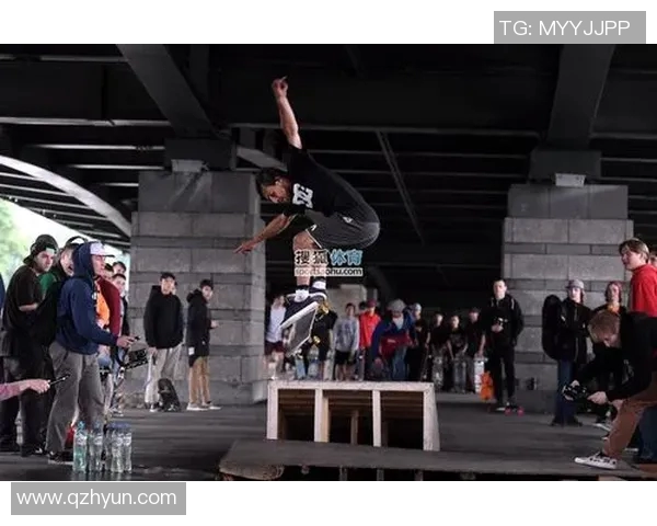 足球明星们的滑板挑战谁是最具滑板天赋的球场巨星 足球明星们的滑板挑战谁是最具滑板天赋的球场巨星